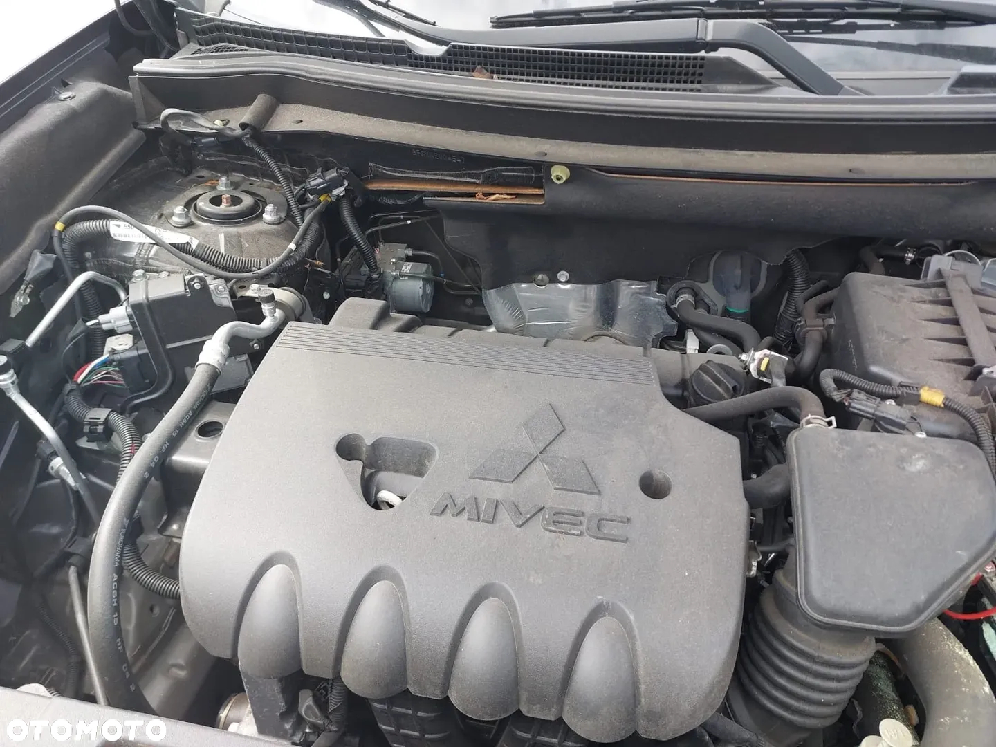 Mitsubishi Outlander - 9