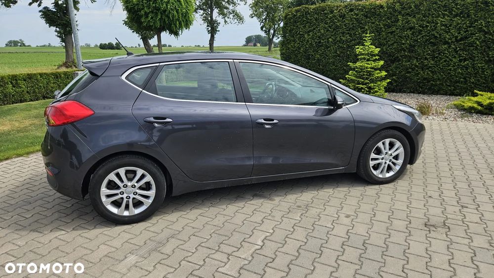 Kia Ceed - 13