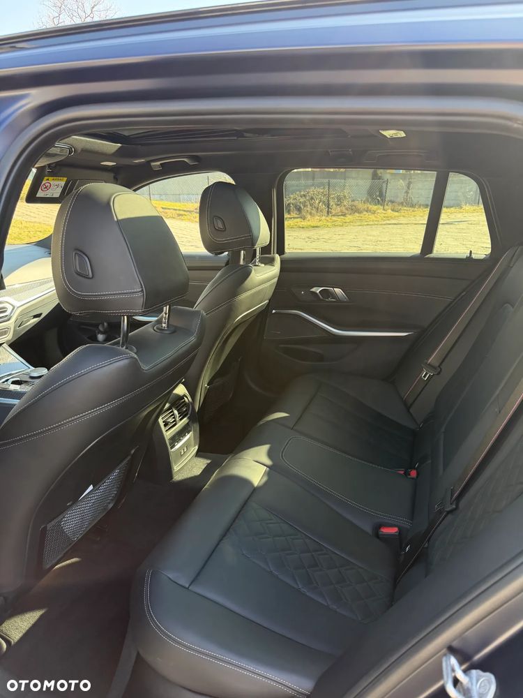 BMW Seria 3 330e xDrive M Sport - 22
