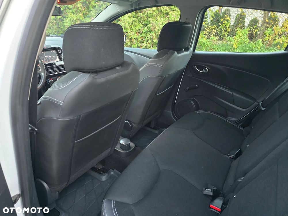 Renault Clio 1.2 16V Limited - 10