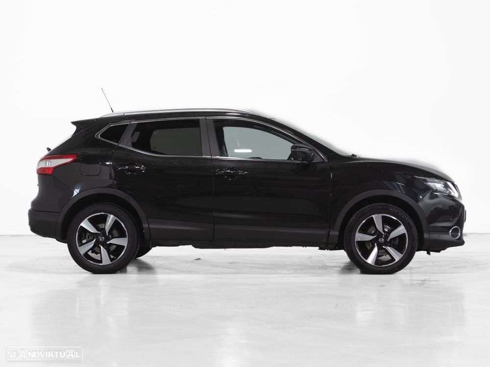 Nissan Qashqai - 2