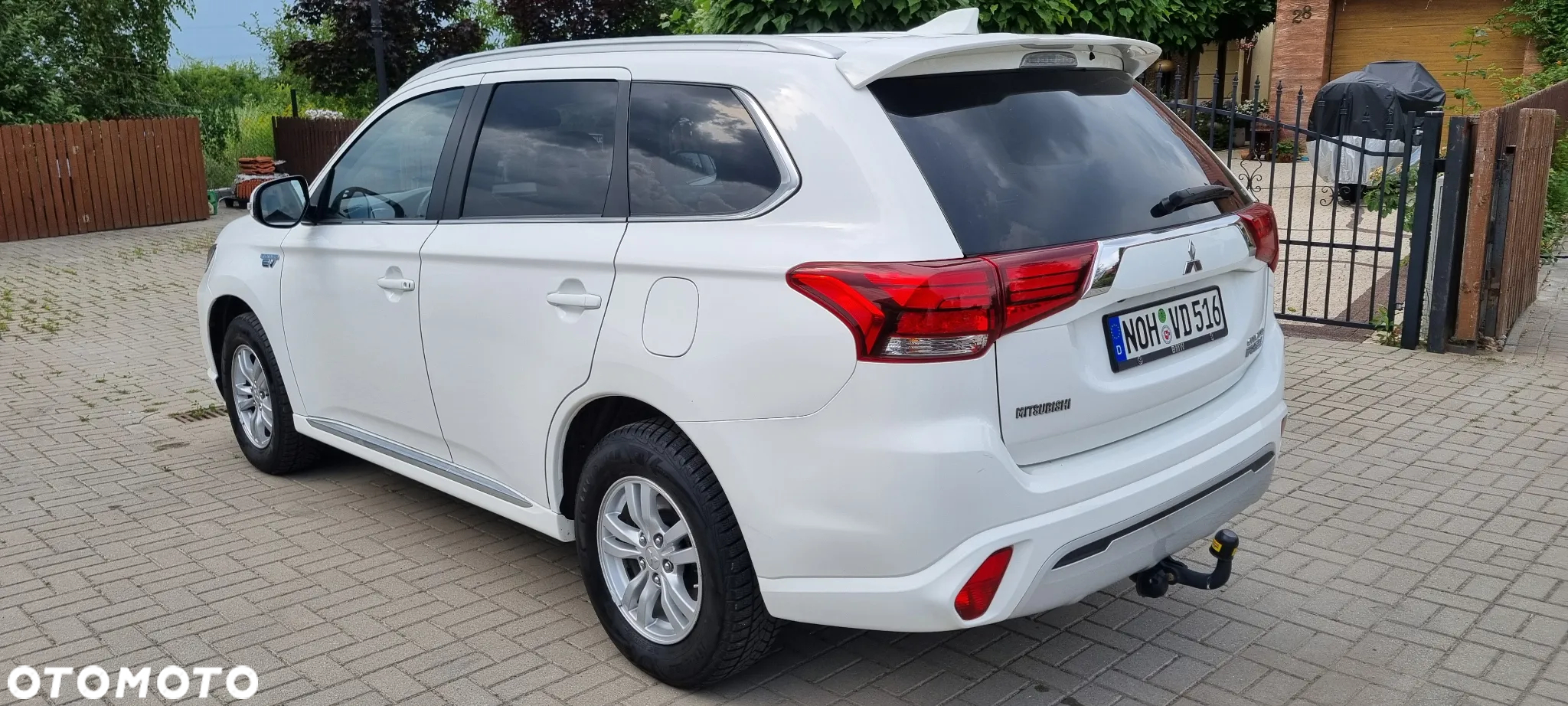 Mitsubishi Outlander 2.4 4WD Plug-In Hybrid Diamant+ - 7