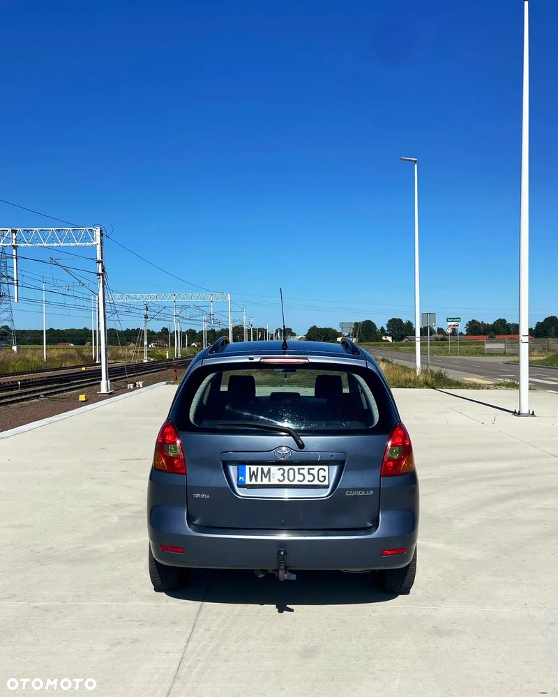 Toyota Corolla Verso - 6