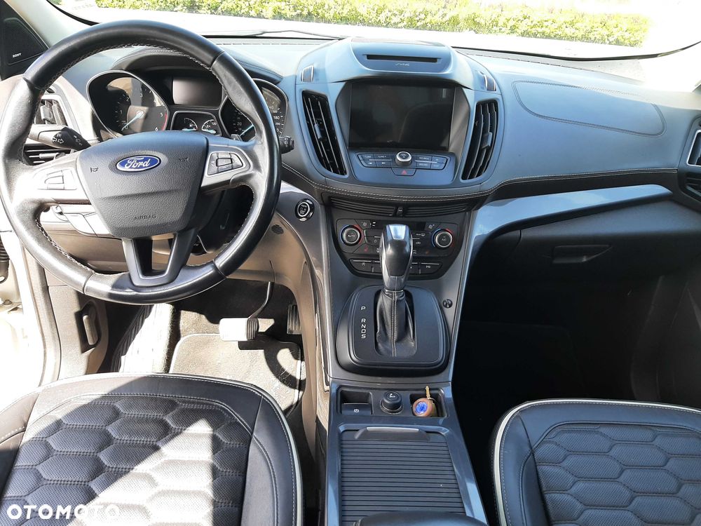 Ford Kuga - 8