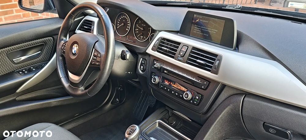BMW Seria 3 316i Sport Line - 15