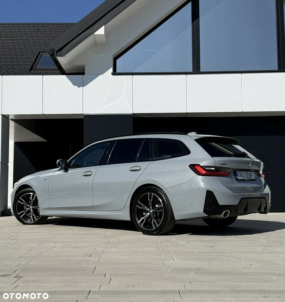 BMW Seria 3 330i xDrive M Sport - 3