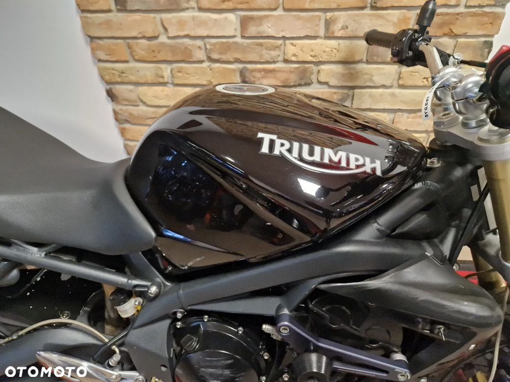 Triumph Street Triple - 28