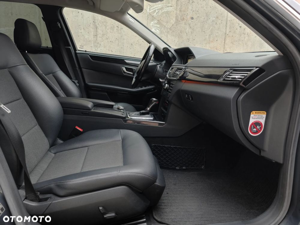 Mercedes-Benz Klasa E 220 CDI 7G-TRONIC Avantgarde - 21