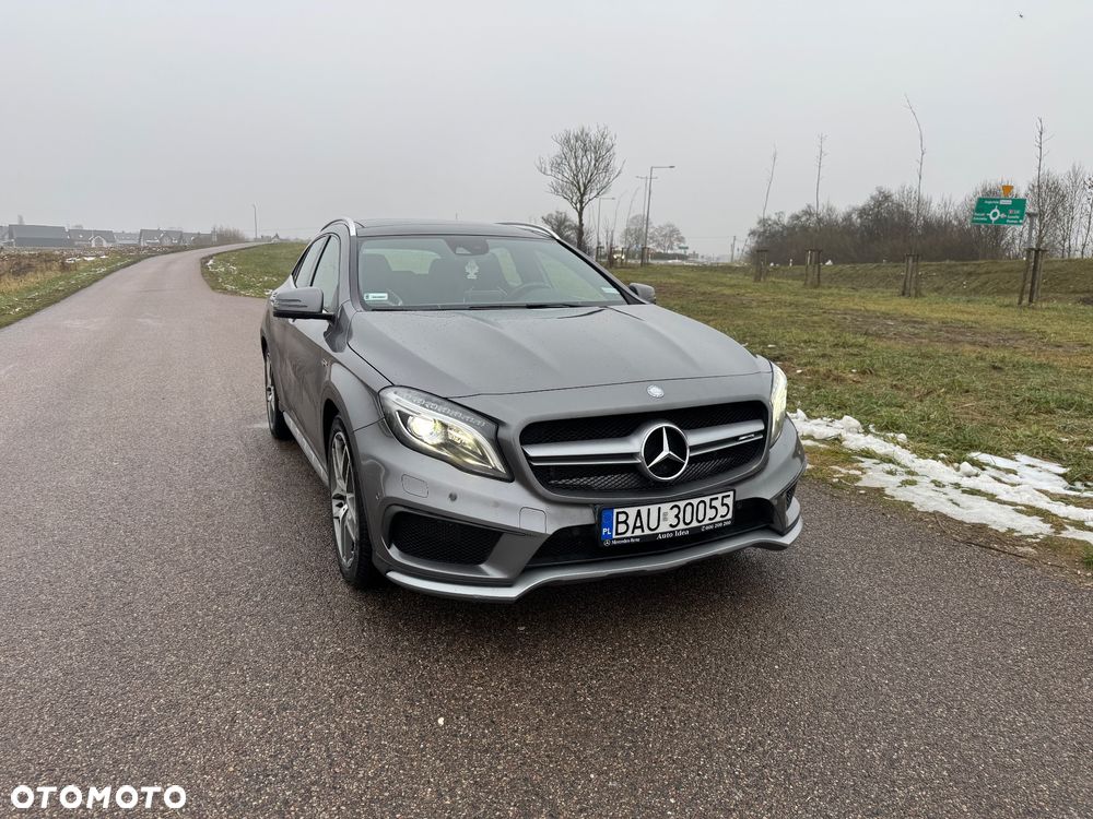 Mercedes-Benz GLA - 12