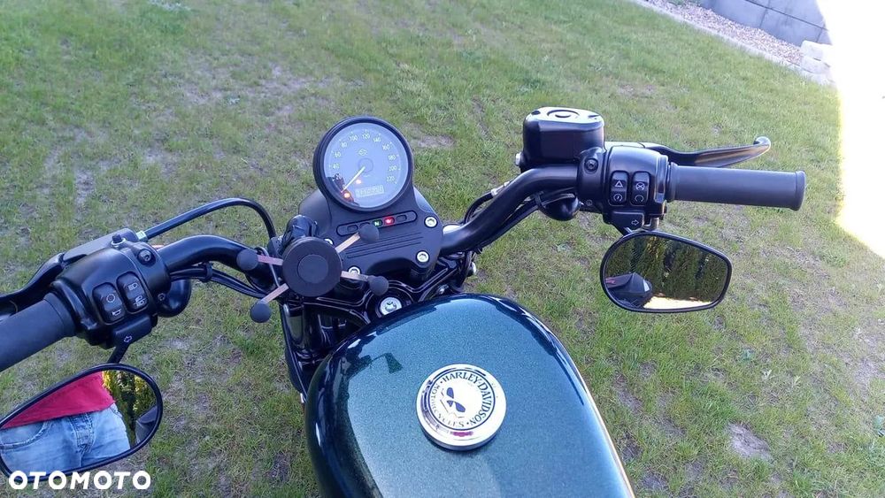 Harley-Davidson Sportster Iron 883 - 3