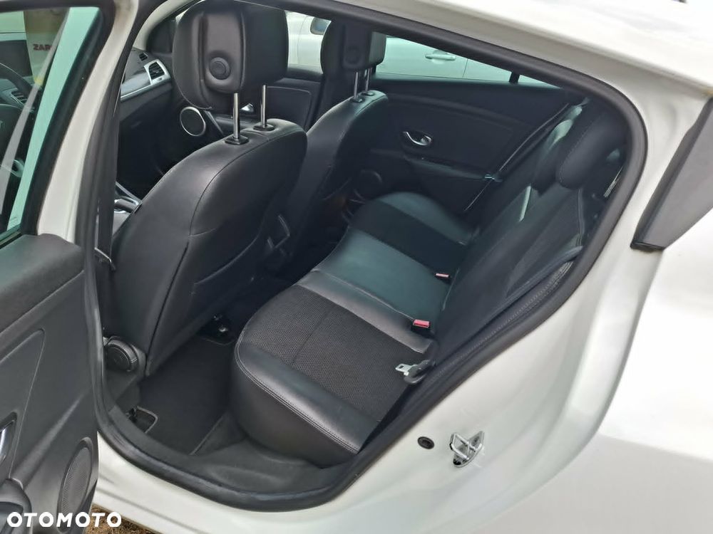 Renault Megane TCe 130 Night and Day - 9
