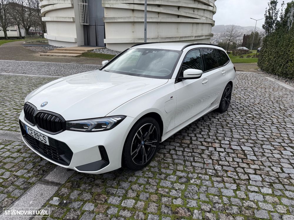 BMW 330 e Aut. M Sport - 4