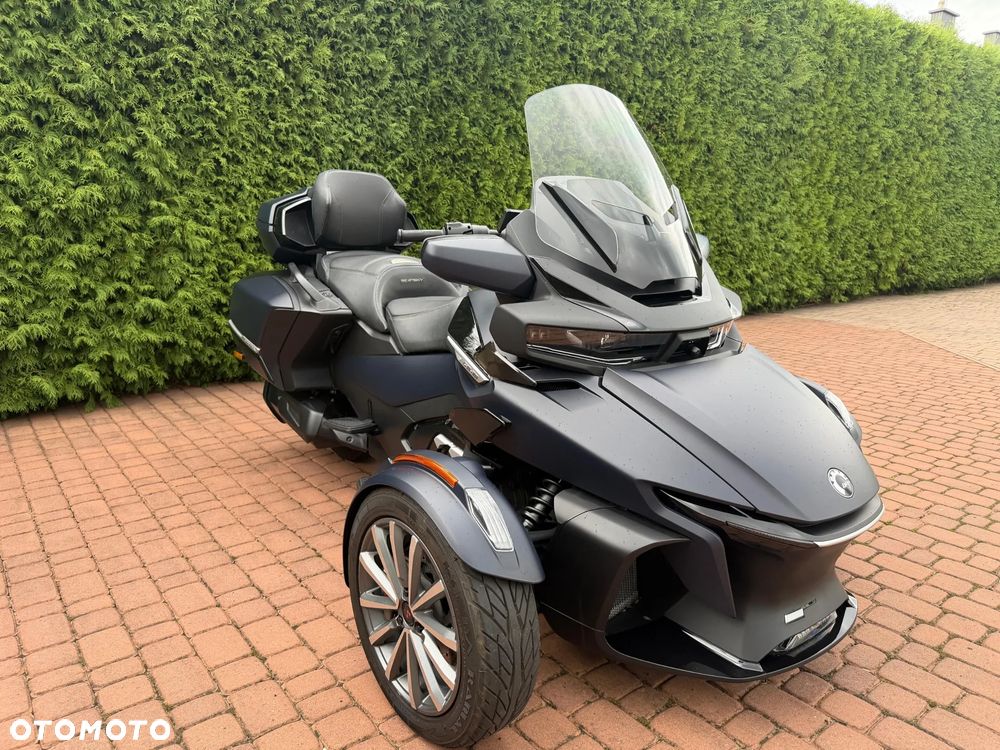 Can-Am Spyder - 2