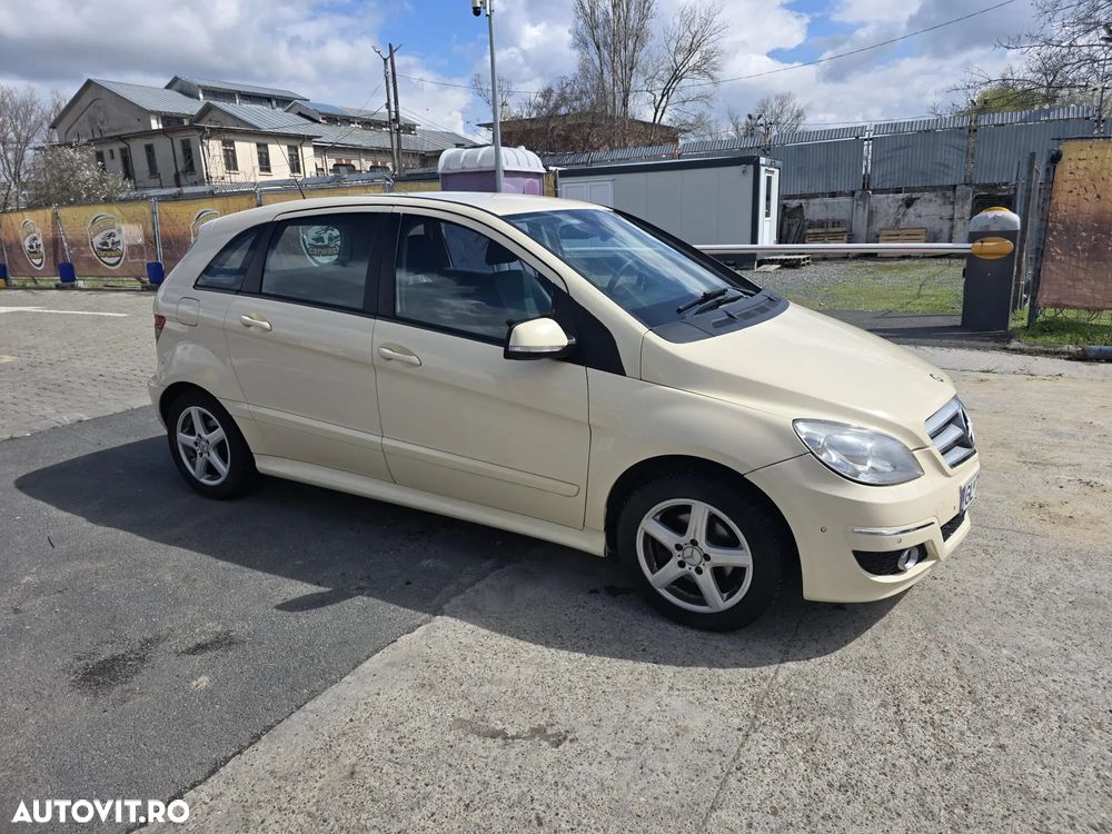 Mercedes-Benz B 180 - 13