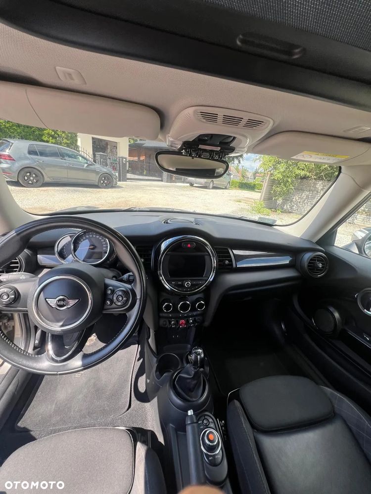 MINI Cooper Standard - 10