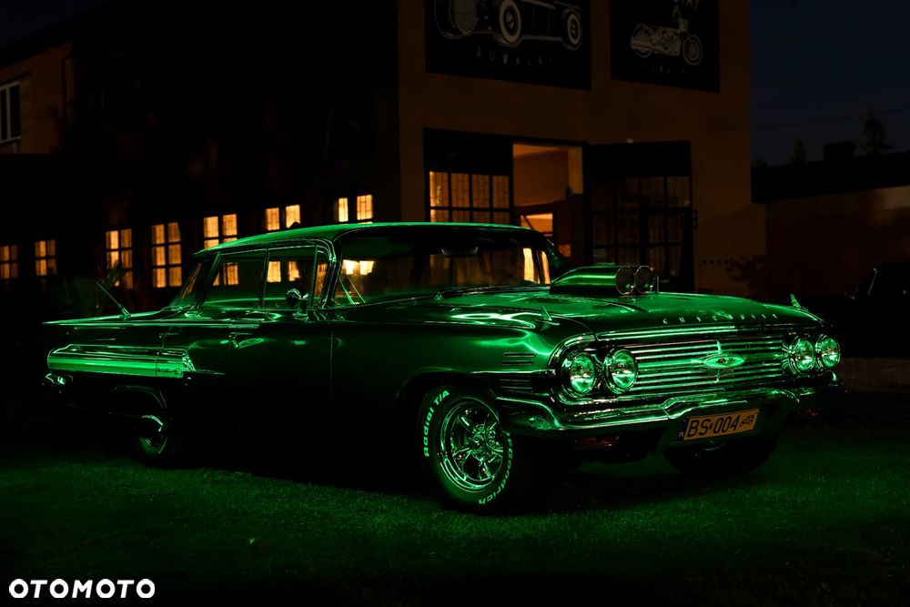 Chevrolet Impala - 4