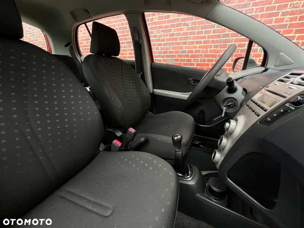 Toyota Yaris - 15