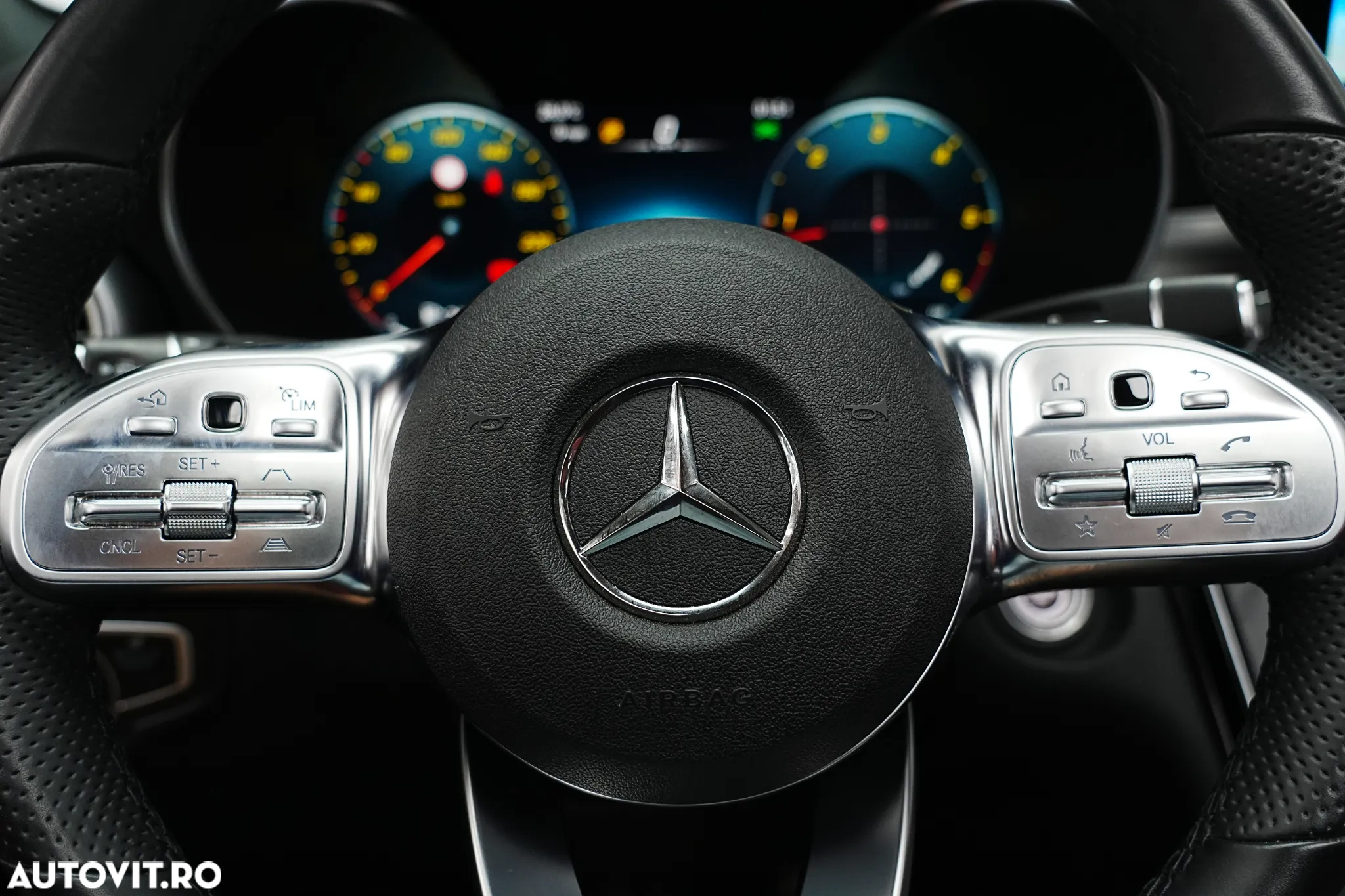 Mercedes-Benz GLC Coupe 220 d 4Matic 9G-TRONIC AMG Line Plus - 32