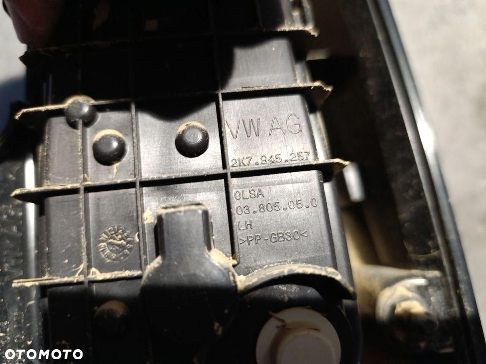 VOLKSWAGEN CADDY V 2K7  LAMPA LEWA TYŁ 2K7945095A - 6