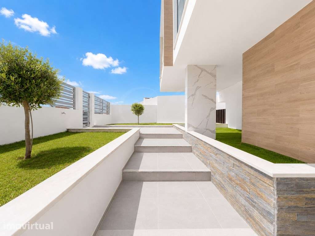 Moradia T3+1 c/ Jardim relvado | Birre - Grande imagem: 4/58