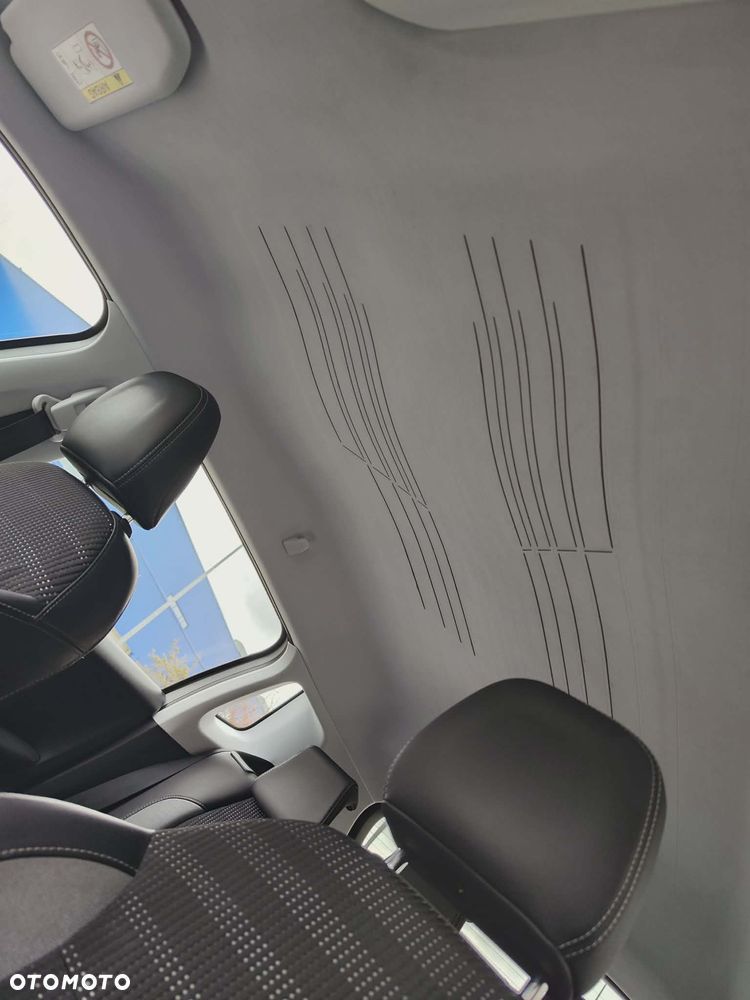 Peugeot 2008 1.2 Pure Tech Allure S&S - 29