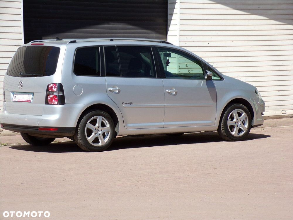 Volkswagen Touran - 8