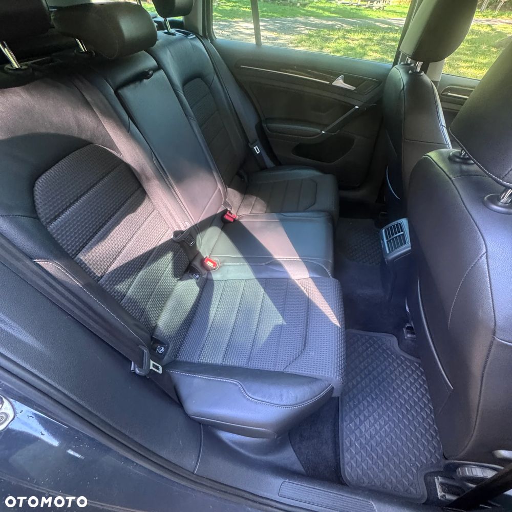 Volkswagen Golf - 23