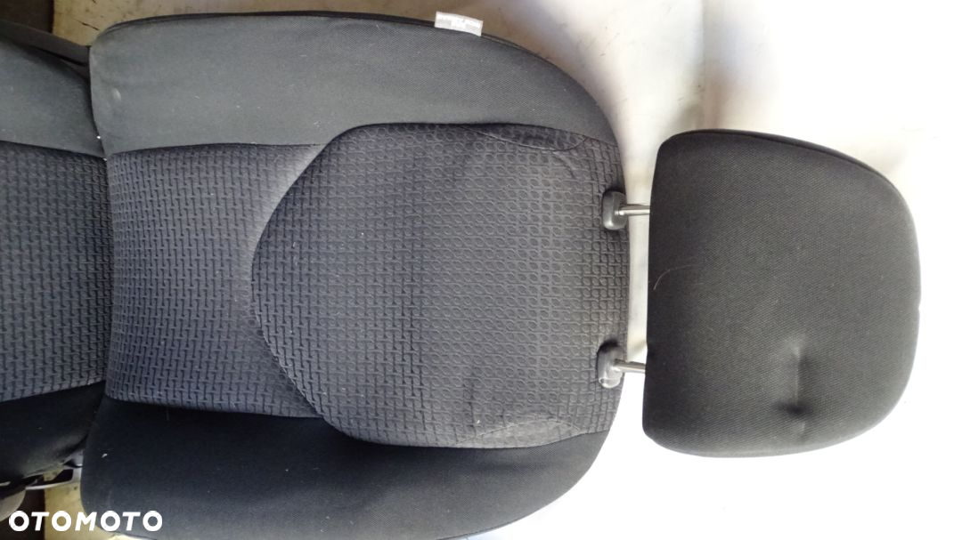 FOTELE KOMPLET TOYOTA RAV4 III 2.2D-CAT - 8