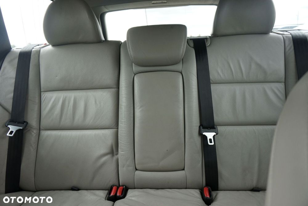 KANAPA TYLNA V50  KOMBI SKÓRA JASNA VOLVO 2004-2007 - 5
