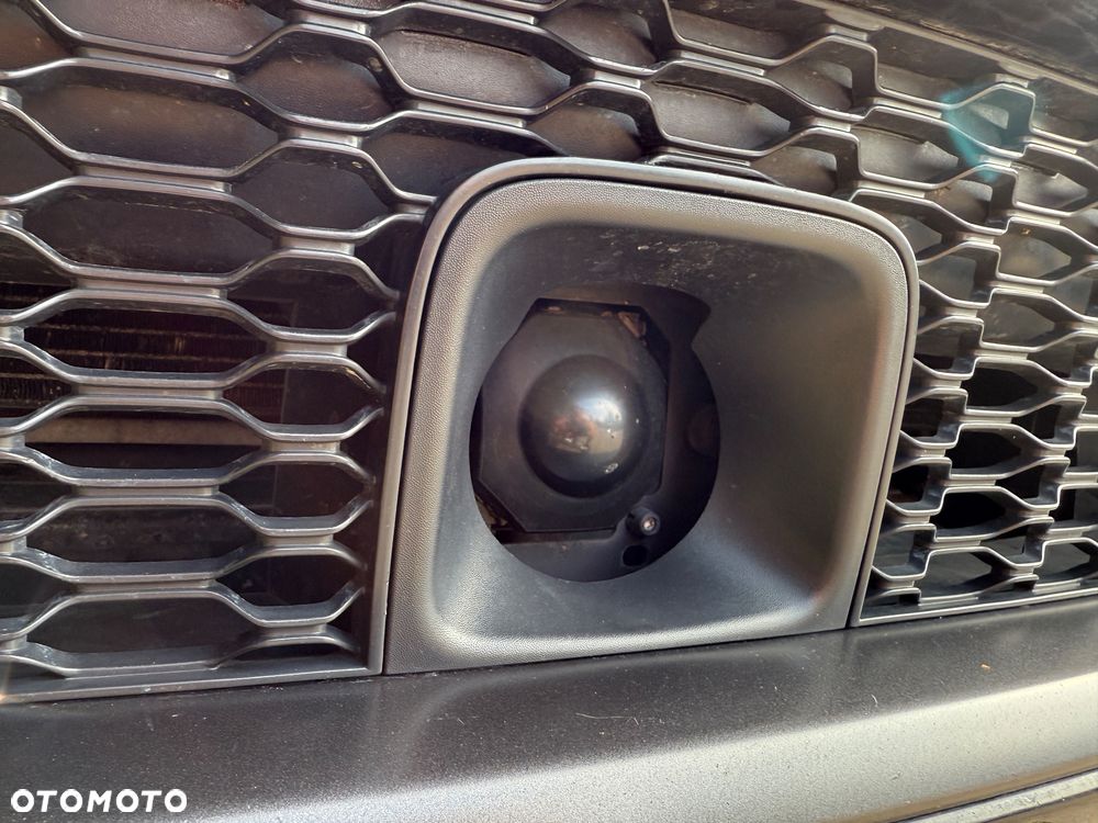 Jeep Grand Cherokee - 36