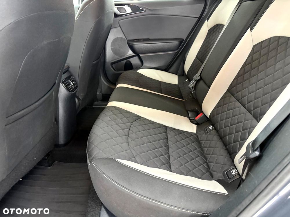 Kia ProCeed 1.4 T-GDI DCT7 OPF GT LINE - 27