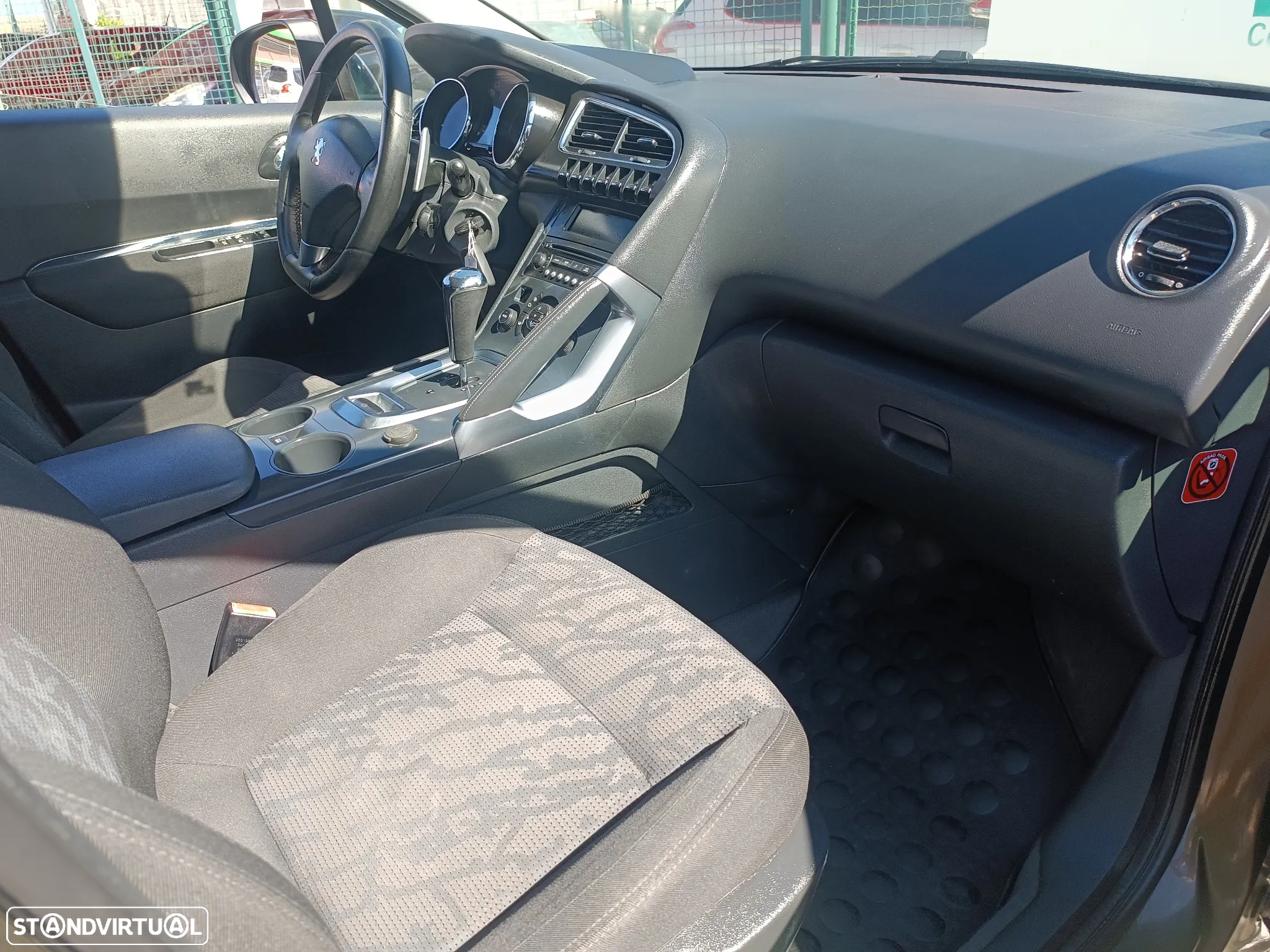 Peugeot 3008 1.6 HDi Sport CMP6 - 25