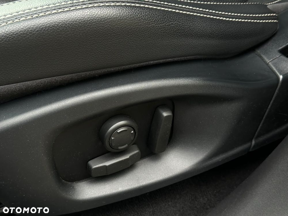 Jaguar F-Pace D200 AWD R-Dynamic HSE 90th Anniversary Edition - 13