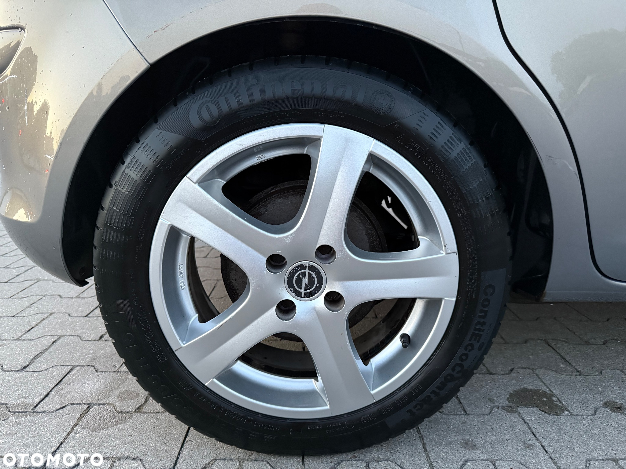 Opel Corsa 1.4 16V Cosmo - 9