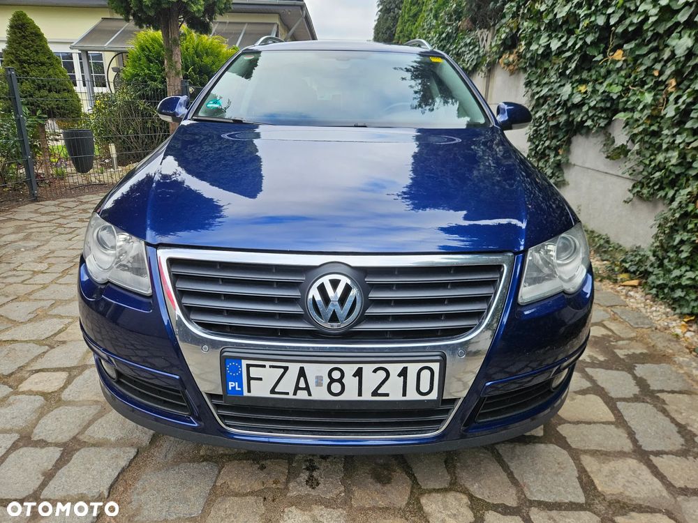 Volkswagen Passat - 1