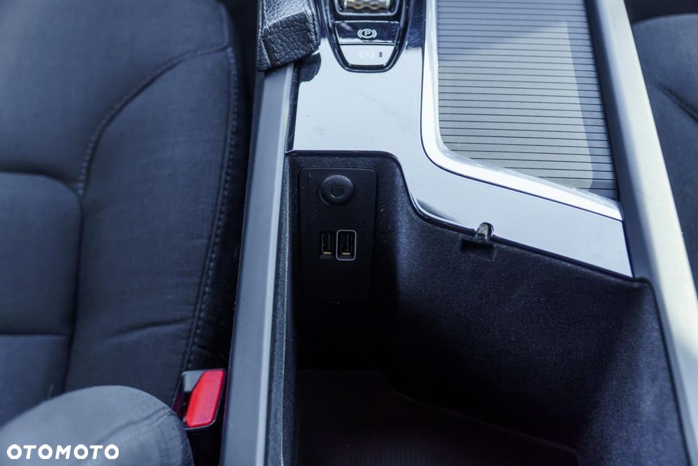 Volvo V90 D4 Momentum - 33