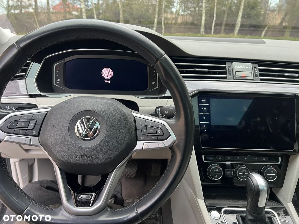 Volkswagen Passat - 13