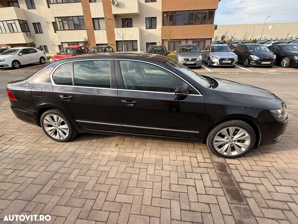 Skoda Superb 2.0 TDI Green tec DSG Elegance - 9