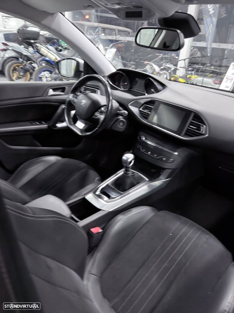 Peugeot 308 1.6 e-HDi Allure J17 - 15