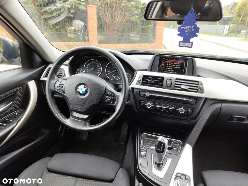 BMW Seria 3 318d Sport Line - 29