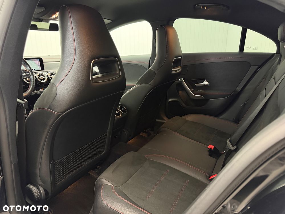 Mercedes-Benz CLA 250 E AMG Line 8G-DCT - 31