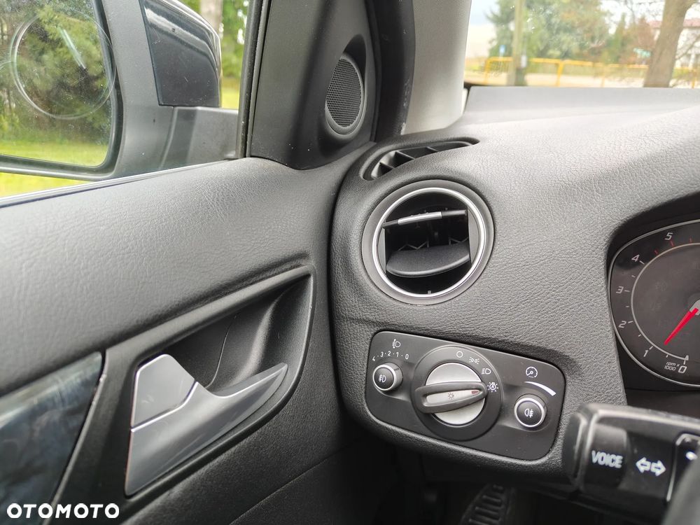 Ford Mondeo - 27