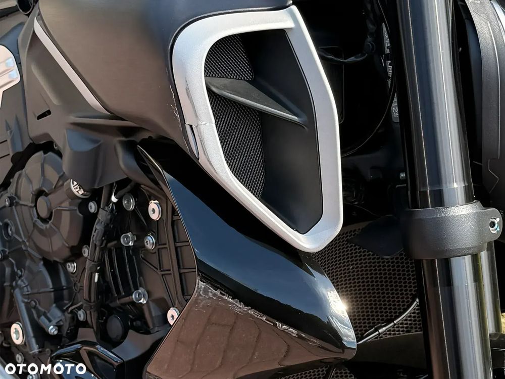 Ducati Diavel - 13