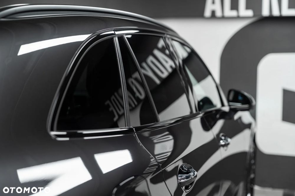 Mercedes-Benz GLC - 24
