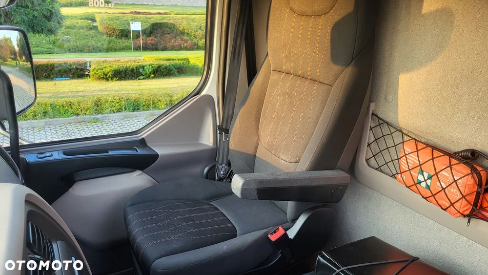 DAF LF 16.230 / chłodnia/izoterma/kontener/ agregat spalinowy SUPRA 550  / mały przebieg JAK NOWY / POLSKI SALON - 39