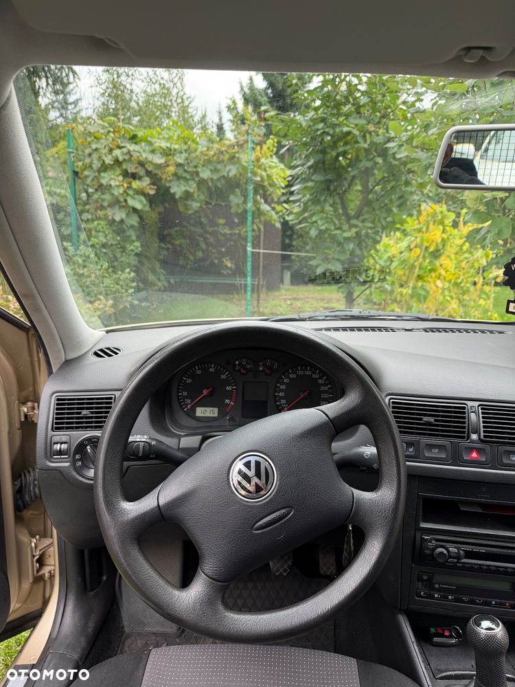Volkswagen Golf 1.6 FSI Comfortline - 24