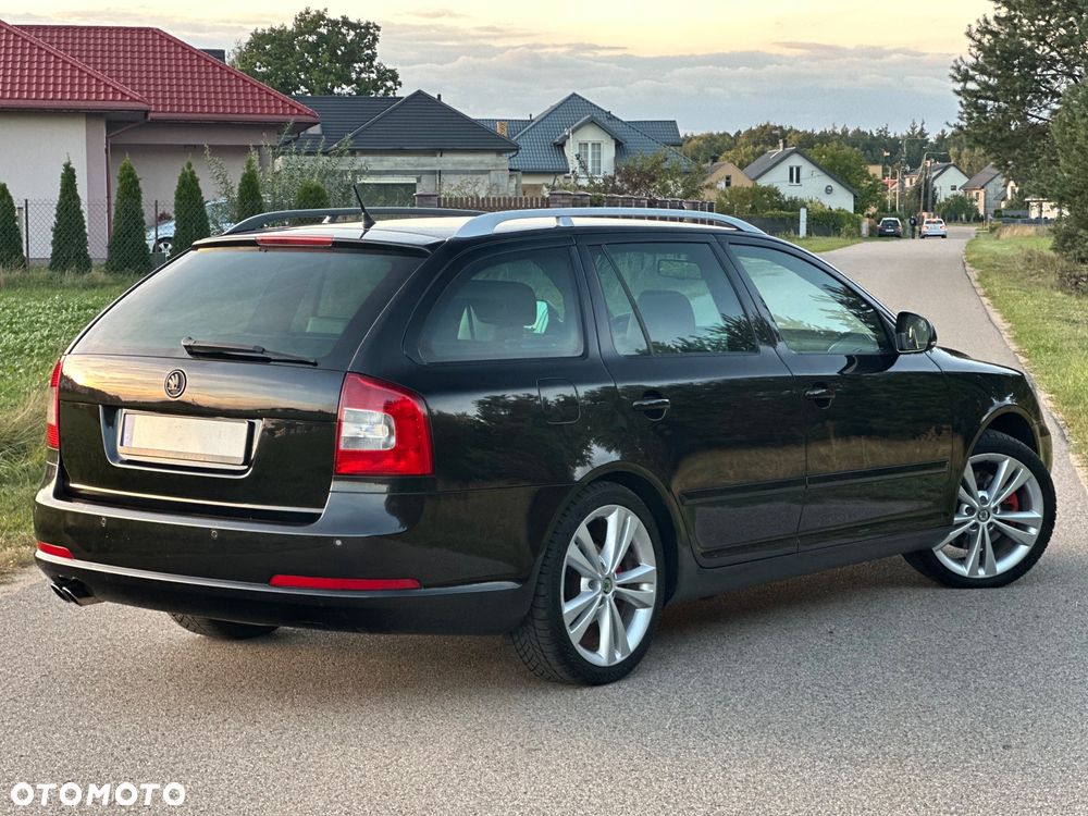 Skoda Octavia 2.0 TDI CR DPF DSG RS - 4