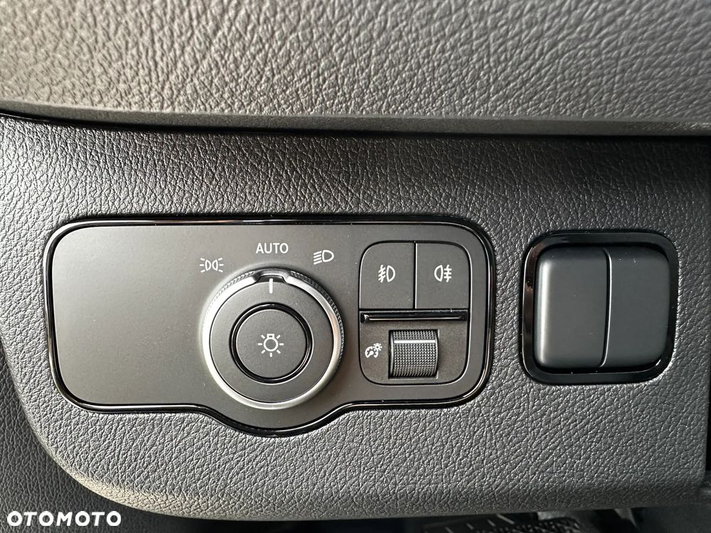 Mercedes-Benz Sprinter - 14