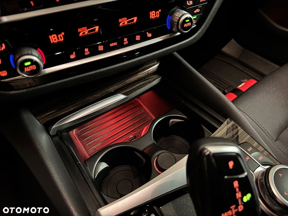 BMW Seria 5 530i xDrive mHEV - 25