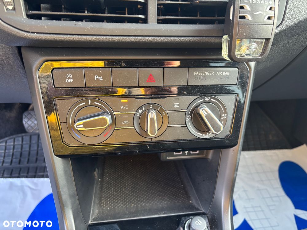 Volkswagen T-Cross 1.0 TSI United - 23